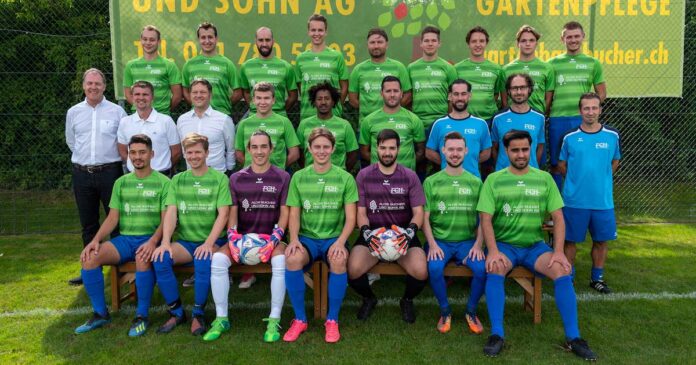 Saisonstart mit neuem Fussballplatz