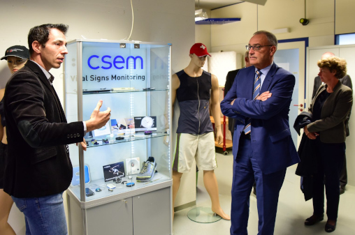 Guy Parmelin besucht 2019 das CSEM.