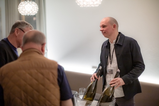 Weindegustation mit Magnum-Flaschen im Hotel Hirschen Horn